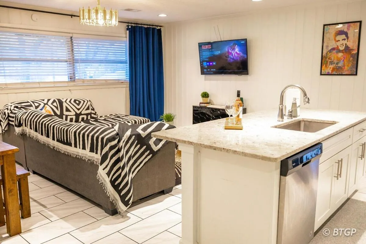 Chalet Elvis' Lovely Home Near Graceland Memphis United States